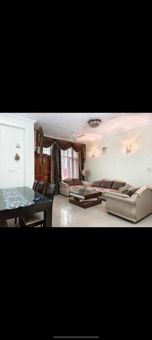 3 BHK Builder Floor For Rent in SS Mayfield Gardens, Sector 51