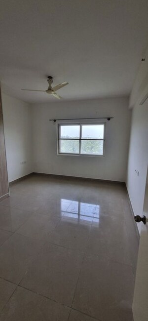 Room in 3.5 BHK Apartment at Mantri Webcity, Hennur – for Rent