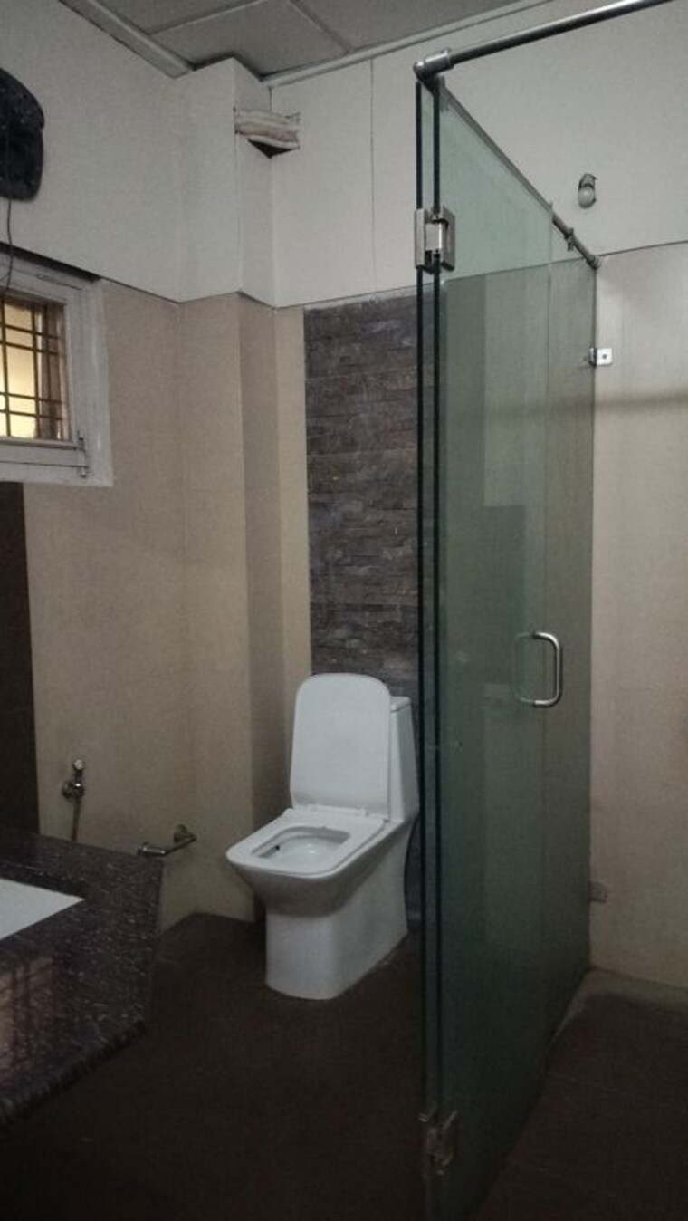 Bathroom, banjara hills 4 Bedroom 5000 Sq.Ft. Independent House In Banjara Hills Hyderabad 10540219