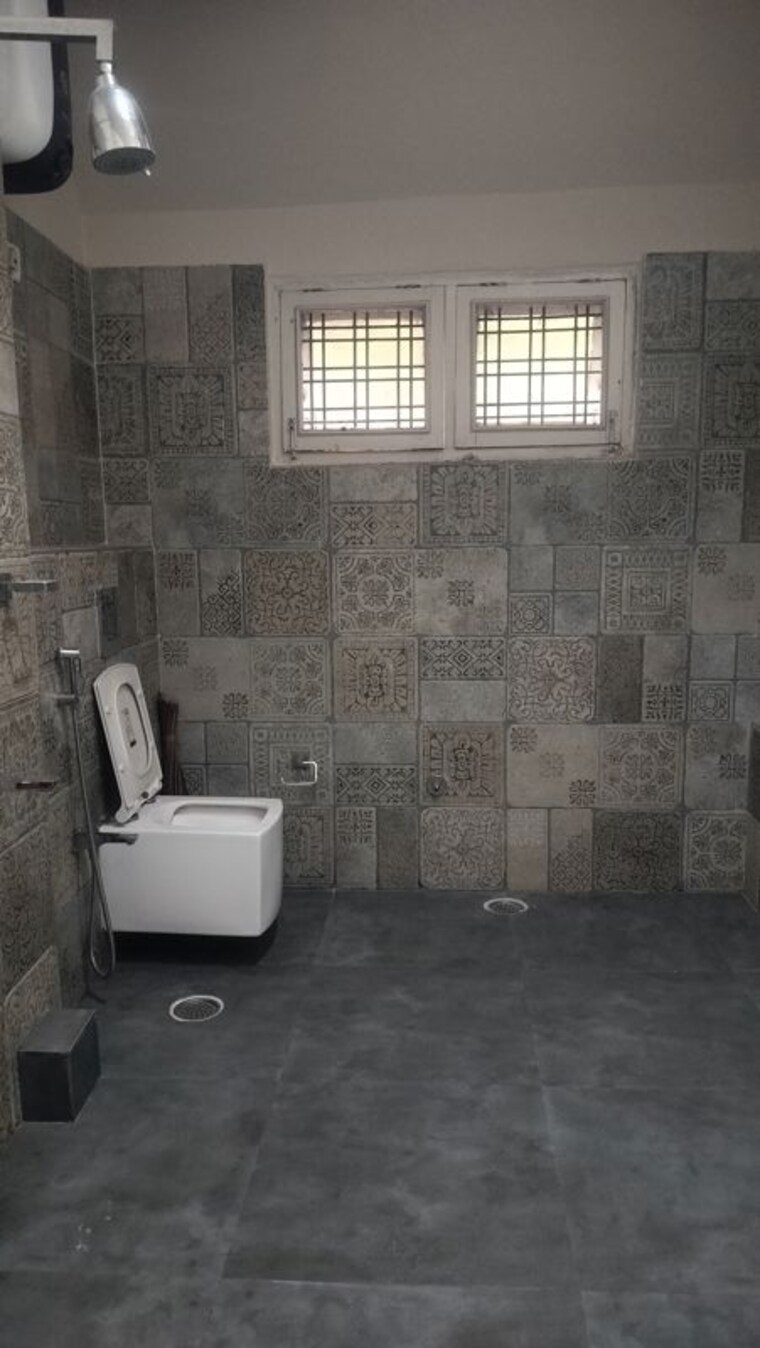 Bathroom, banjara hills 4 Bedroom 5000 Sq.Ft. Independent House In Banjara Hills Hyderabad 10540219