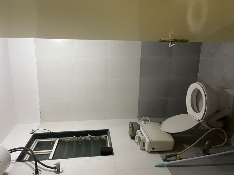 Bathroom, palladium-homes 2 Bedroom 900 Sq.Ft. Apartment In Dhanori Pune 10540243