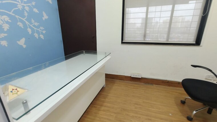 Room, atlanta-estate Commercial Office Space 400 Sq.Ft. In Goregaon East Mumbai 10540369