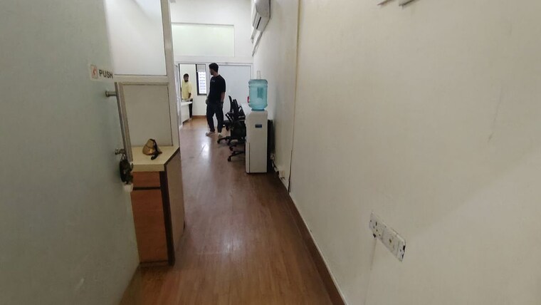 Room, atlanta-estate Commercial Office Space 400 Sq.Ft. In Goregaon East Mumbai 10540369