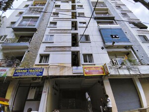  Apartment For Sale in Maharaj Gunj