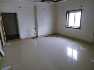 Room in  Apartment at Maharaj Gunj – for Sale