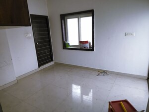 Room in  Apartment at Maharaj Gunj – for Sale