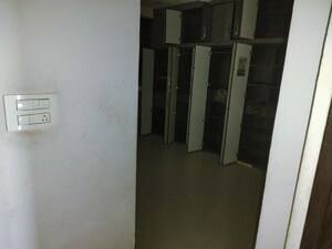 Room in  Apartment at Maharaj Gunj – for Sale