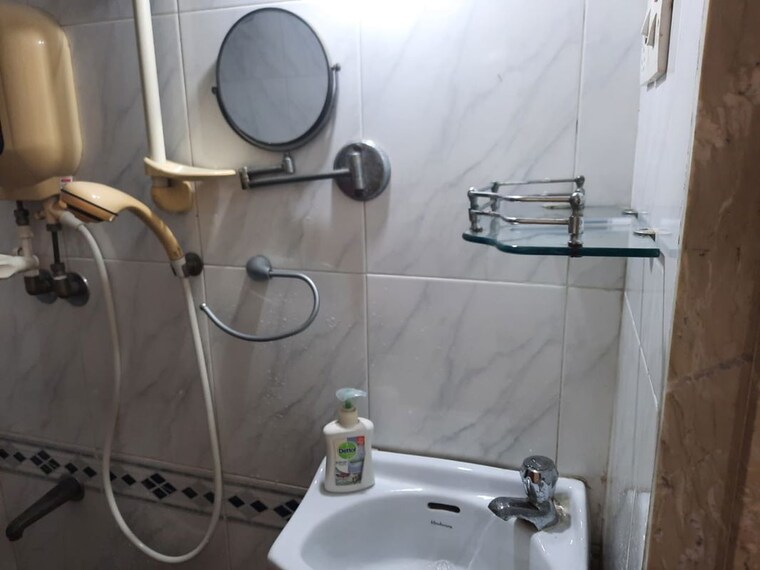 Bathroom, srishti-complex-powai 1 Bedroom 700 Sq.Ft. Apartment In Powai Mumbai 10540392