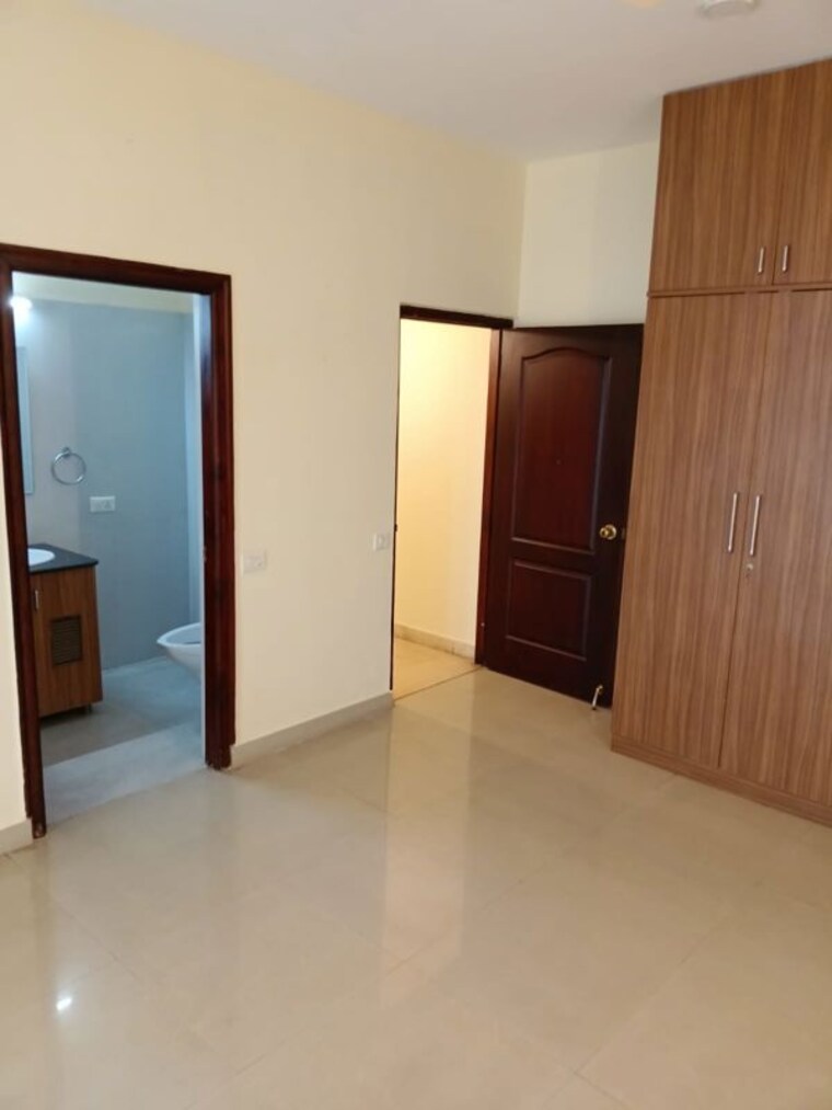 Room, hs-apartment 3 Bedroom 2690 Sq.Ft. Apartment In Cunningham Road Bangalore 10540405