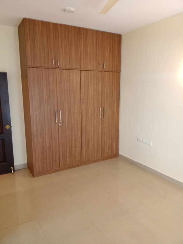 Room, hs-apartment 3 Bedroom 2690 Sq.Ft. Apartment In Cunningham Road Bangalore 10540405