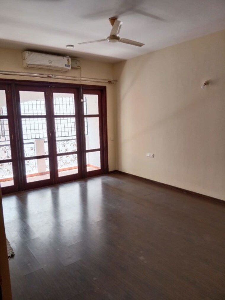Room, hs-apartment 3 Bedroom 2690 Sq.Ft. Apartment In Cunningham Road Bangalore 10540405