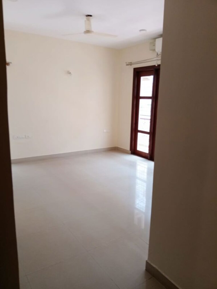 Room, hs-apartment 3 Bedroom 2690 Sq.Ft. Apartment In Cunningham Road Bangalore 10540405