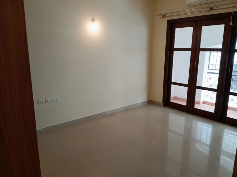 Room, hs-apartment 3 Bedroom 2690 Sq.Ft. Apartment In Cunningham Road Bangalore 10540405