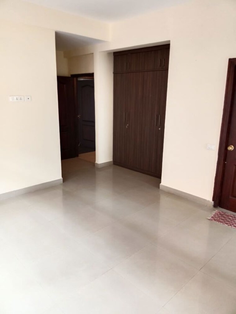 Room, hs-apartment 3 Bedroom 2690 Sq.Ft. Apartment In Cunningham Road Bangalore 10540405