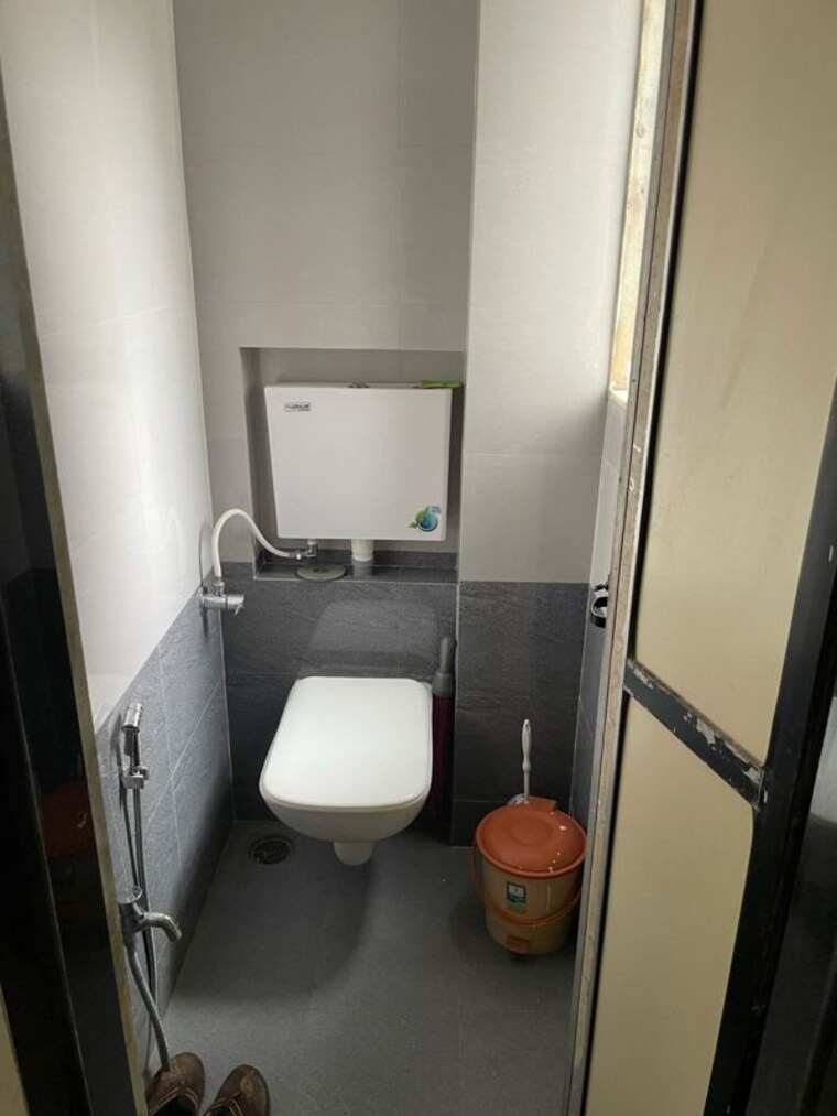 Bathroom, lodha-estrella 3 Bedroom 1380 Sq.Ft. Apartment In Wadala Mumbai 10540466