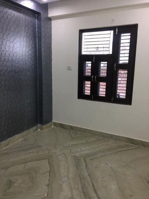Room in 2 BHK Builder Floor at Om Vihar – for Sale