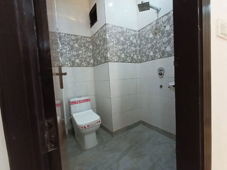Bathroom, hastsal 2 Bedroom 456 Sq.Ft. Builder Floor In Hastsal Delhi 10540509