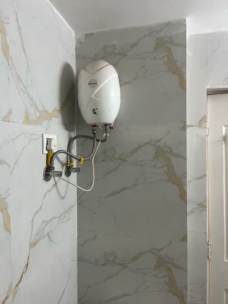 Bathroom, tulip-white 3 Bedroom 2100 Sq.Ft. Apartment In Sector 69 Gurgaon 10540551