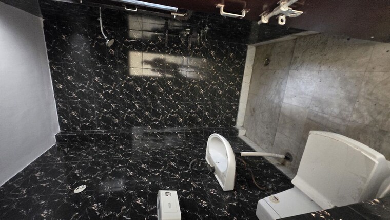 Attached Bathroom, engineers-park 3 Bedroom 117 Sq.Mt. Apartment In Omega I Greater Noida Greater Noida 10540554