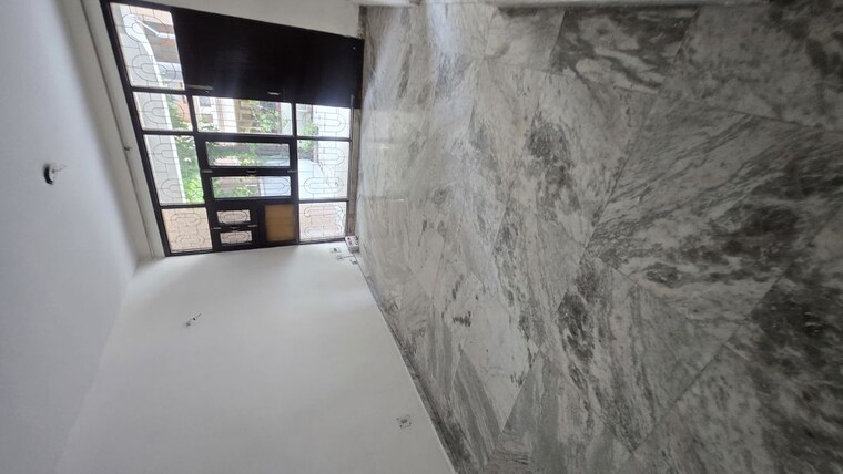Balcony, engineers-park 3 Bedroom 117 Sq.Mt. Apartment In Omega I Greater Noida Greater Noida 10540554
