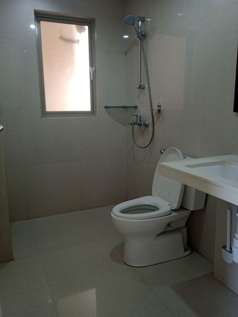 Bathroom, hiranandani-club-meadows 3 Bedroom 1527 Sq.Ft. Apartment In Bannerghatta Bangalore 10533651