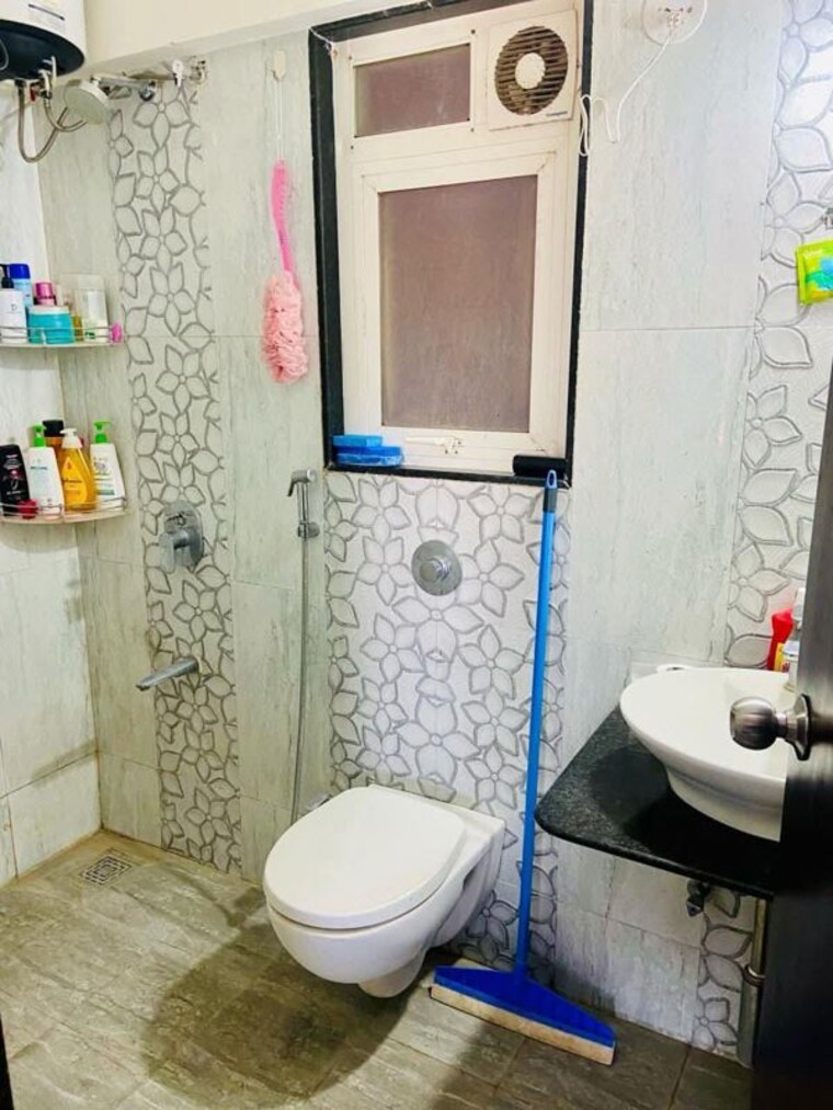 Bathroom, oneness-apartment 2 Bedroom 1200 Sq.Ft. Apartment In Wakad Pune 10540573