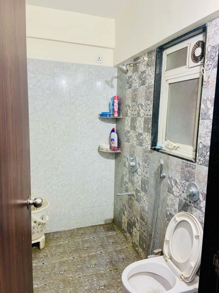 Bathroom, oneness-apartment 2 Bedroom 1200 Sq.Ft. Apartment In Wakad Pune 10540573