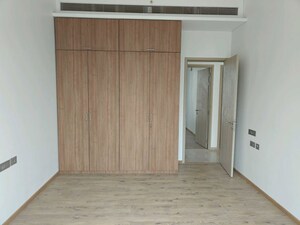 Room in 4 BHK Apartment at Rustomjee Crown, Prabhadevi – for Sale