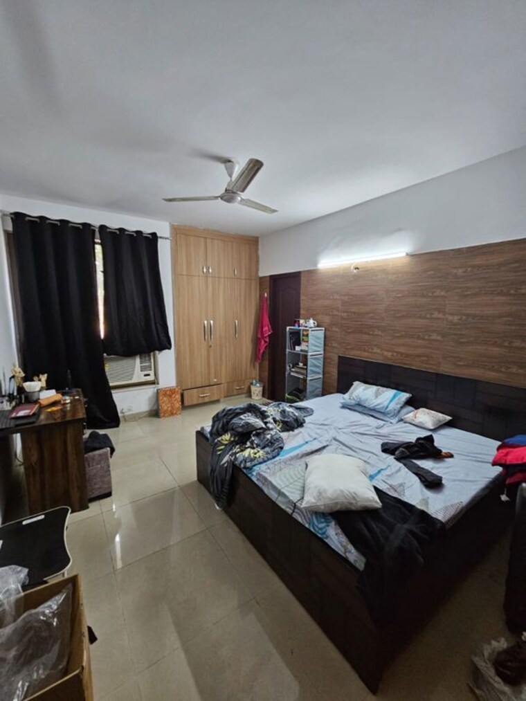 Bedroom, unitech-uniworld-gardens-2 3 Bedroom 1850 Sq.Ft. Apartment In Sector 47 Gurgaon 10540586
