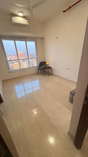 Room in 3 BHK Apartment at Kalpataru Radiance, Goregaon West – for Rent