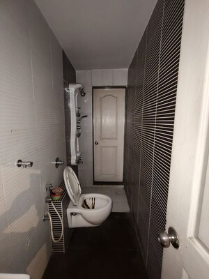 Bathroom in 3.5 BHK Apartment at Arihant Sparsh, Vashi Sector 26 – for Rent