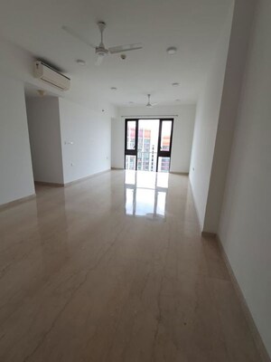 Room in 2 BHK Apartment at Lodha The Park, Worli – for Sale