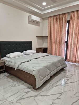 Bedroom in 1 BHK Builder Floor at DLF Atria, Dlf Phase ii – for Rent