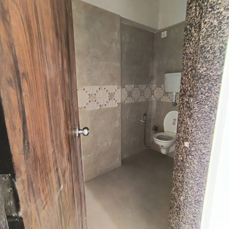 Bathroom, leo-eminence 1 Bedroom 422 Sq.Ft. Apartment In Bandra East Mumbai 10540691