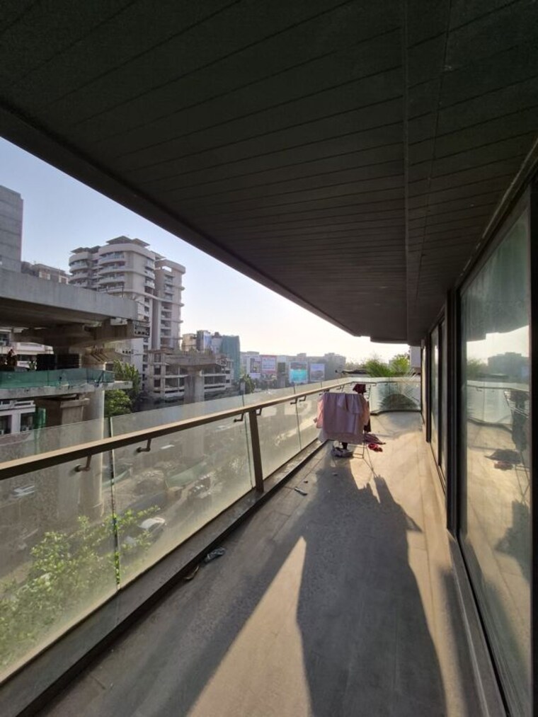 Balcony, dlh-legacy 3 Bedroom 1950 Sq.Ft. Apartment In Juhu Mumbai 10540697