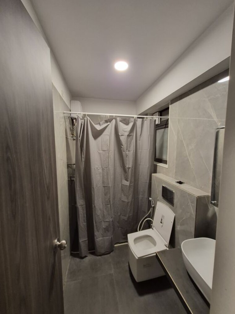 Bathroom, dlh-legacy 3 Bedroom 1950 Sq.Ft. Apartment In Juhu Mumbai 10540697