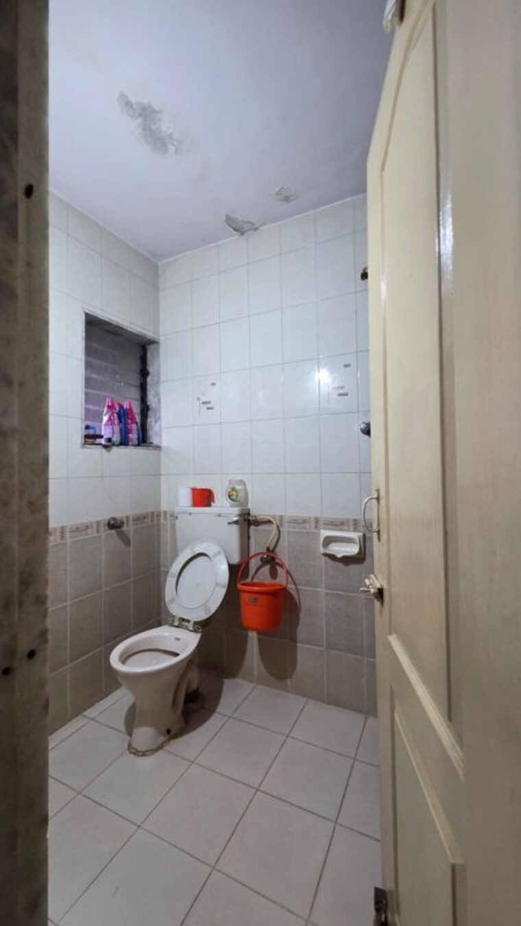 Bathroom, kailash-plaza 2 Bedroom 650 Sq.Ft. Apartment In Kopar Khairane Navi Mumbai 10540716