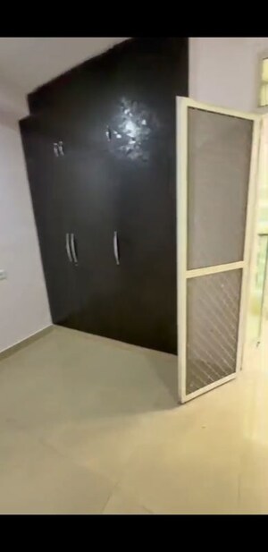 Room in 3 BHK Apartment at Gaur City 2 - 12th Avenue, Sector 16c Greater Noida – for Sale