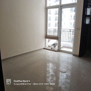 Room in 2.5 BHK Apartment at One OAK Natura, Sushant Golf City – for Rent