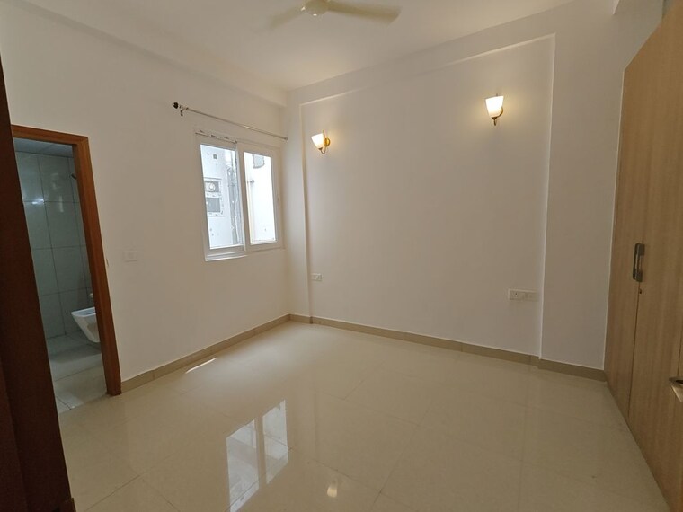 Room, ss-linden 4 Bedroom 300 Sq.Yd. Builder Floor In Sector 84 Gurgaon 10540748