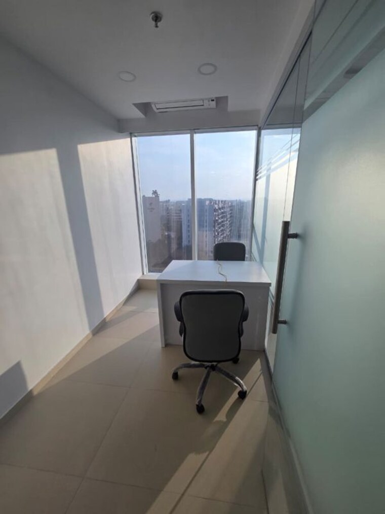Team Area, skyblu-72-corp Commercial Office Space 1400 Sq.Ft. In Sakinaka Mumbai 9863637