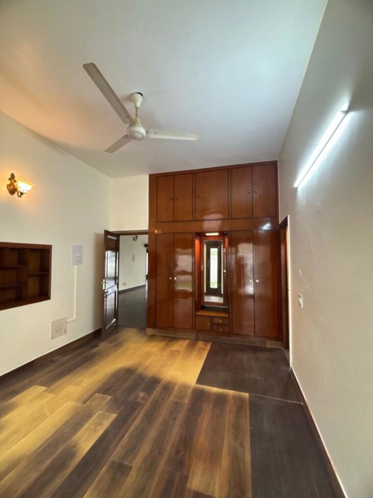 Room, sector 45 3 Bedroom 4500 Sq.Ft. Builder Floor In Sector 45 Chandigarh 10540751
