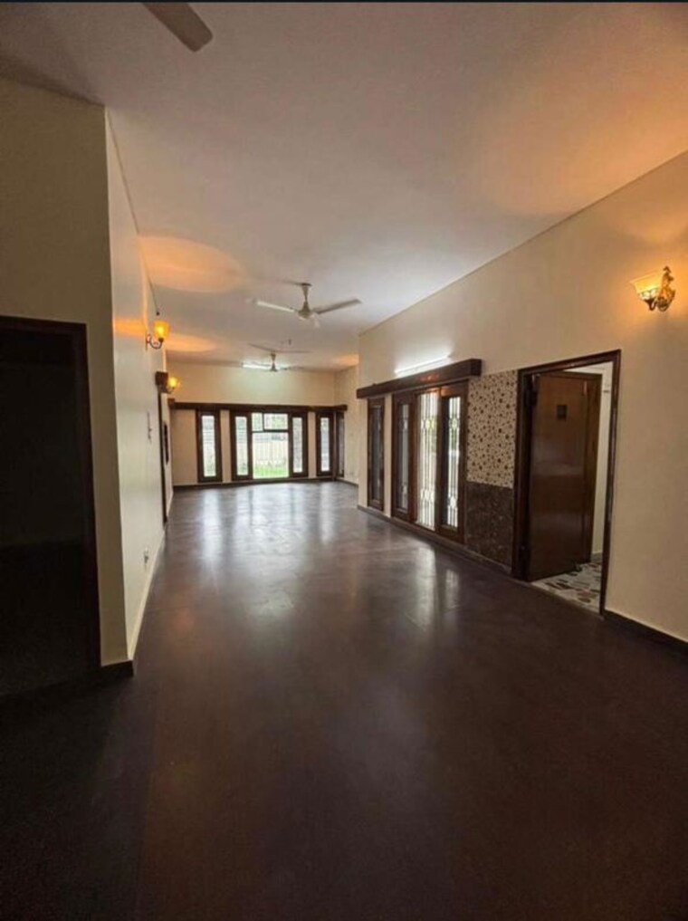 Room, sector 45 3 Bedroom 4500 Sq.Ft. Builder Floor In Sector 45 Chandigarh 10540751