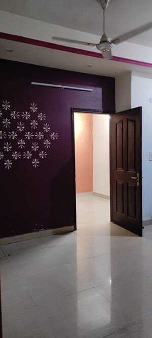 Room in 2 BHK Apartment at Surya Homes Noida, Sector 72 – for Rent
