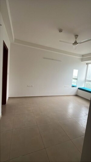 Room in 2 BHK Apartment at Bhartiya Nikoo Homes Phase 2, Thanisandra Main Road – for Rent
