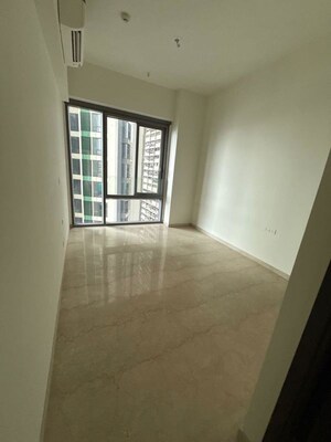 Room in 4 BHK Apartment at Piramal Mahalaxmi, Mahalaxmi – for Sale