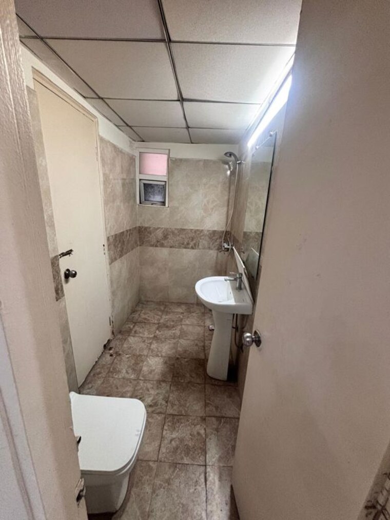 Bathroom, gaurs-siddhartham 3 Bedroom 1185 Sq.Ft. Apartment In Siddharth Vihar Ghaziabad 10540807
