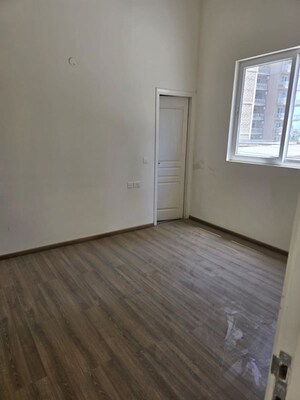 Room in 2 BHK Apartment at AIPL The Peaceful Homes, Sector 70a – for Sale