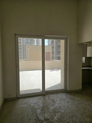 Room in 2 BHK Apartment at AIPL The Peaceful Homes, Sector 70a – for Sale