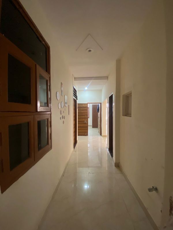 4 BHK + Study Room 350 Sq.Yd. Builder Floor in Spring Field